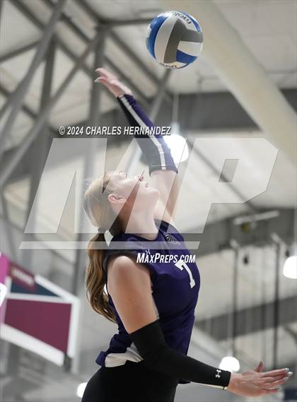Thumbnail 3 in Port Neches-Groves vs. Franklin (Legends Invitational) photogallery.