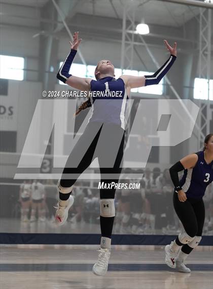 Thumbnail 1 in Port Neches-Groves vs. Franklin (Legends Invitational) photogallery.