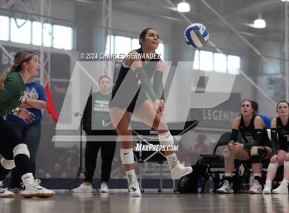 Thumbnail 1 in Port Neches-Groves vs. Franklin (Legends Invitational) photogallery.