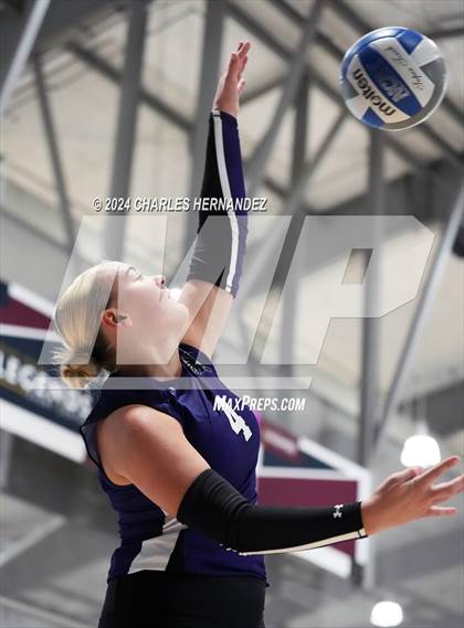 Thumbnail 3 in Port Neches-Groves vs. Franklin (Legends Invitational) photogallery.