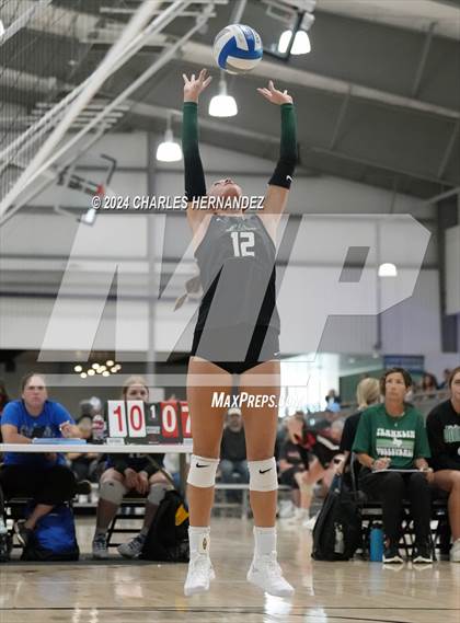 Thumbnail 2 in Port Neches-Groves vs. Franklin (Legends Invitational) photogallery.