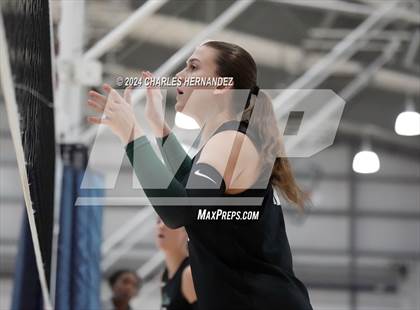 Thumbnail 3 in Port Neches-Groves vs. Franklin (Legends Invitational) photogallery.