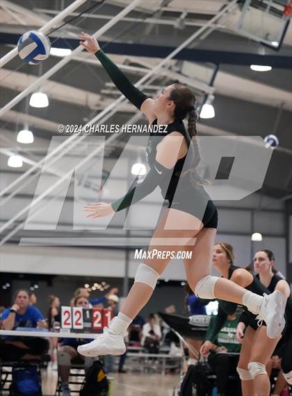 Thumbnail 2 in Port Neches-Groves vs. Franklin (Legends Invitational) photogallery.