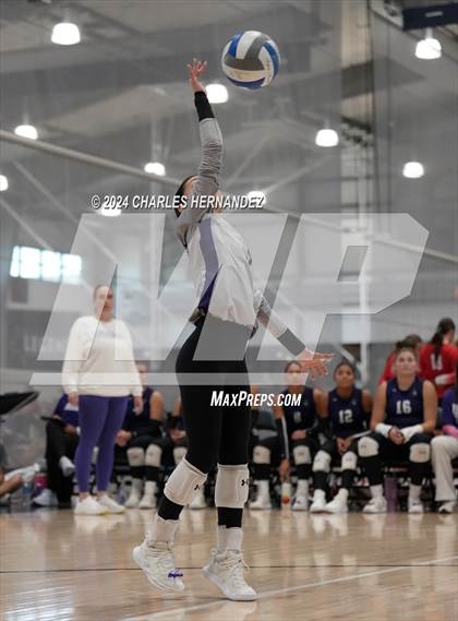 Thumbnail 3 in Port Neches-Groves vs. Franklin (Legends Invitational) photogallery.