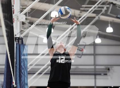Thumbnail 2 in Port Neches-Groves vs. Franklin (Legends Invitational) photogallery.