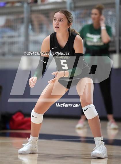 Thumbnail 3 in Port Neches-Groves vs. Franklin (Legends Invitational) photogallery.