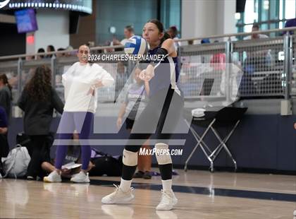 Thumbnail 1 in Port Neches-Groves vs. Franklin (Legends Invitational) photogallery.