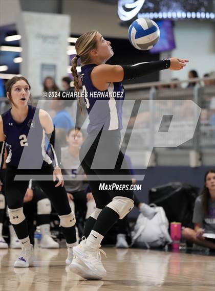 Thumbnail 3 in Port Neches-Groves vs. Franklin (Legends Invitational) photogallery.
