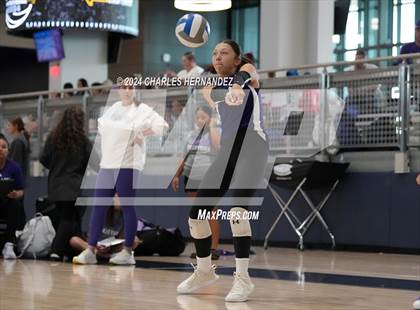 Thumbnail 2 in Port Neches-Groves vs. Franklin (Legends Invitational) photogallery.