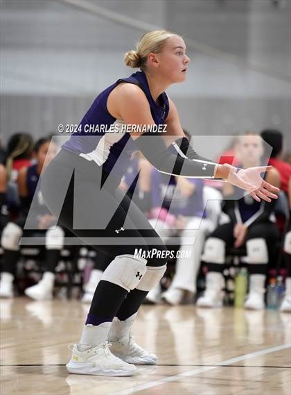 Thumbnail 3 in Port Neches-Groves vs. Franklin (Legends Invitational) photogallery.
