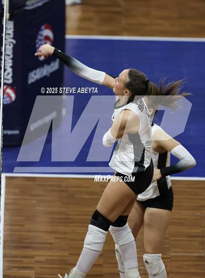 Thumbnail 2 in Dolores vs. Sanford (CHSAA 2A First Round Elimination Bracket) photogallery.