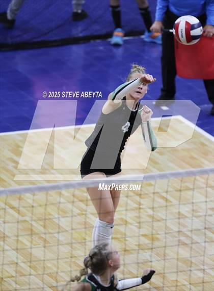 Thumbnail 3 in Dolores vs. Sanford (CHSAA 2A First Round Elimination Bracket) photogallery.