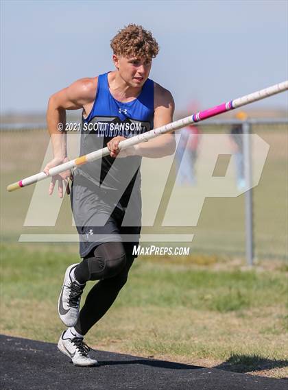 Thumbnail 2 in Logan Invitational Track Meet photogallery.