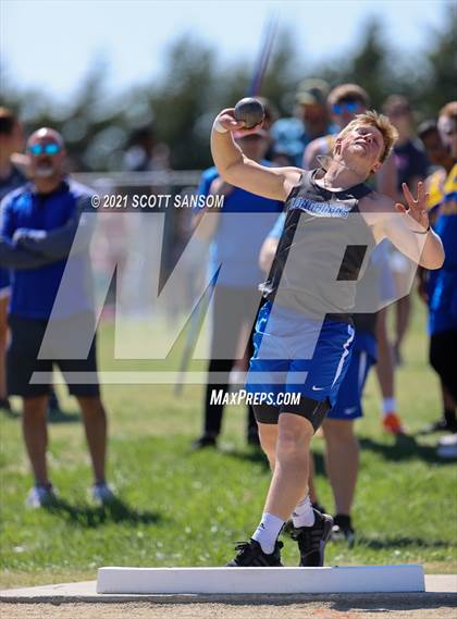 Thumbnail 1 in Logan Invitational Track Meet photogallery.