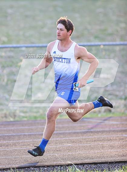 Thumbnail 1 in Logan Invitational Track Meet photogallery.