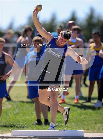 Thumbnail 1 in Logan Invitational Track Meet photogallery.