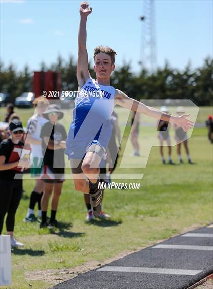 Thumbnail 1 in Logan Invitational Track Meet photogallery.