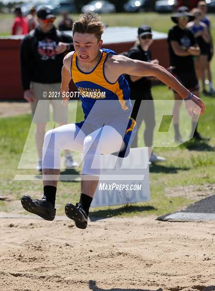 Thumbnail 2 in Logan Invitational Track Meet photogallery.