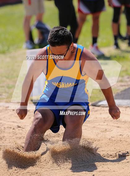 Thumbnail 2 in Logan Invitational Track Meet photogallery.