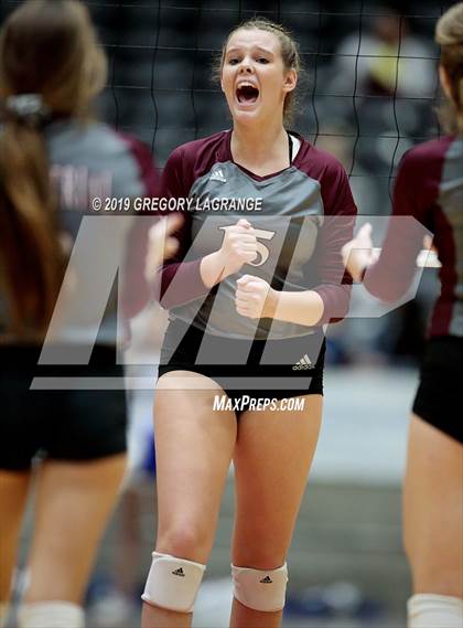 Thumbnail 2 in Van Alstyne vs. Industrial (UIL 3A Final)  photogallery.