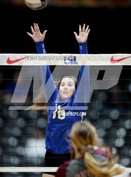 Thumbnail 2 in Van Alstyne vs. Industrial (UIL 3A Final)  photogallery.