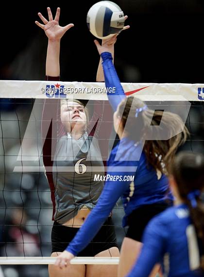 Thumbnail 3 in Van Alstyne vs. Industrial (UIL 3A Final)  photogallery.
