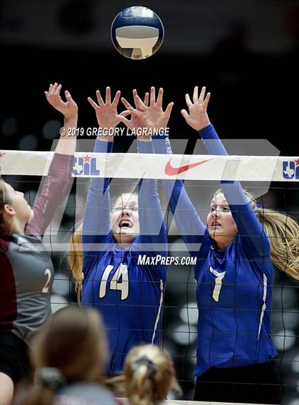 Thumbnail 3 in Van Alstyne vs. Industrial (UIL 3A Final)  photogallery.
