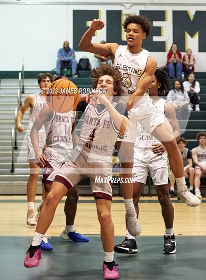 Thumbnail 2 in Santa Fe Catholic vs Fleming Island (Battle For the Island) photogallery.