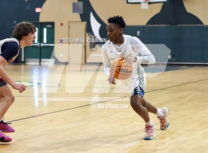 Thumbnail 3 in Santa Fe Catholic vs Fleming Island (Battle For the Island) photogallery.