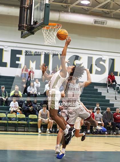 Thumbnail 3 in Santa Fe Catholic vs Fleming Island (Battle For the Island) photogallery.
