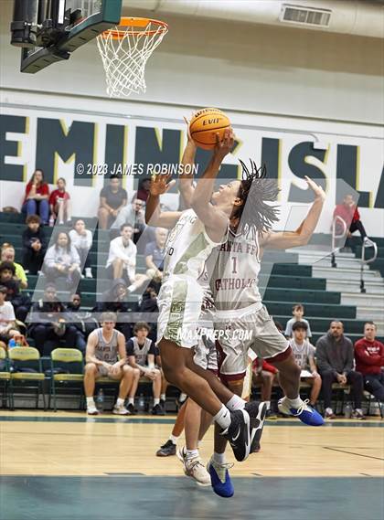 Thumbnail 2 in Santa Fe Catholic vs Fleming Island (Battle For the Island) photogallery.