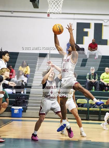 Thumbnail 2 in Santa Fe Catholic vs Fleming Island (Battle For the Island) photogallery.