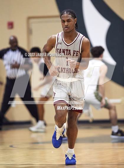 Thumbnail 3 in Santa Fe Catholic vs Fleming Island (Battle For the Island) photogallery.