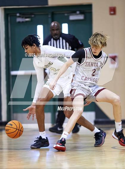 Thumbnail 3 in Santa Fe Catholic vs Fleming Island (Battle For the Island) photogallery.