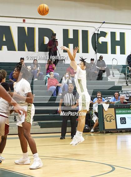 Thumbnail 3 in Santa Fe Catholic vs Fleming Island (Battle For the Island) photogallery.