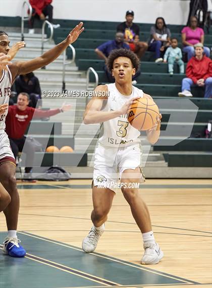 Thumbnail 2 in Santa Fe Catholic vs Fleming Island (Battle For the Island) photogallery.