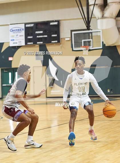 Thumbnail 3 in Santa Fe Catholic vs Fleming Island (Battle For the Island) photogallery.