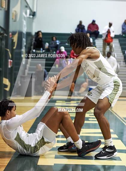 Thumbnail 2 in Santa Fe Catholic vs Fleming Island (Battle For the Island) photogallery.