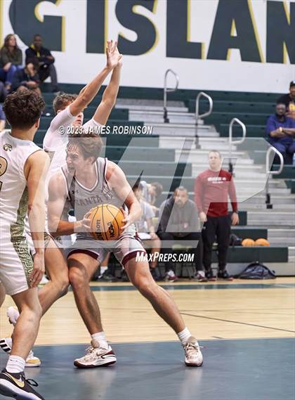 Thumbnail 3 in Santa Fe Catholic vs Fleming Island (Battle For the Island) photogallery.