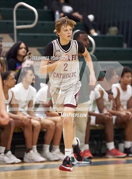 Thumbnail 3 in Santa Fe Catholic vs Fleming Island (Battle For the Island) photogallery.