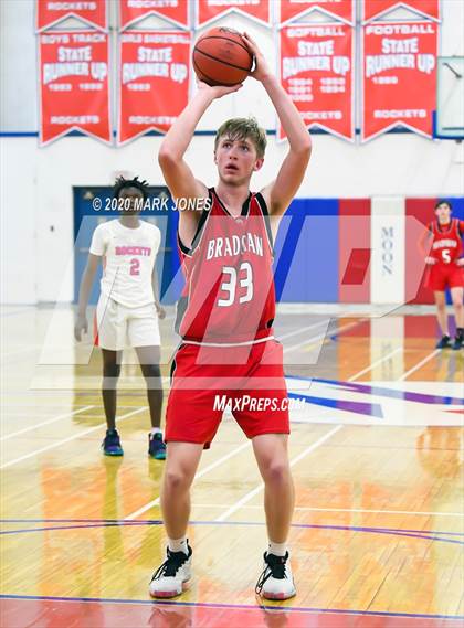 Thumbnail 3 in Moon Valley vs. Bradshaw Mountain (AIA 4A Play-In Playoff) photogallery.