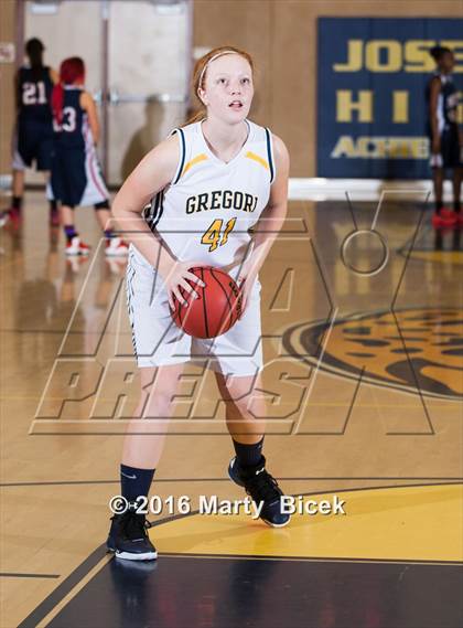 Thumbnail 1 in Gregori vs Beyer photogallery.