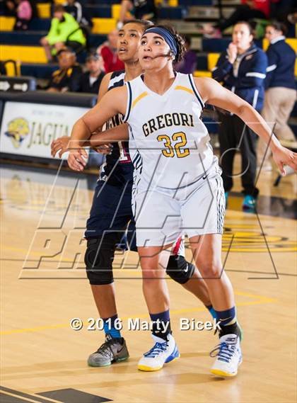 Thumbnail 1 in Gregori vs Beyer photogallery.