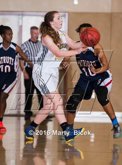 Thumbnail 3 in Gregori vs Beyer photogallery.