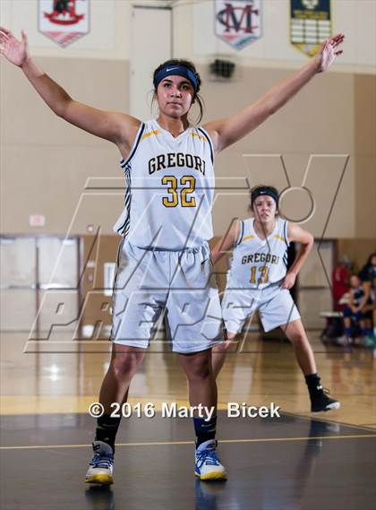 Thumbnail 2 in Gregori vs Beyer photogallery.