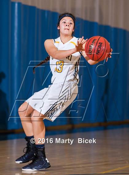 Thumbnail 1 in Gregori vs Beyer photogallery.