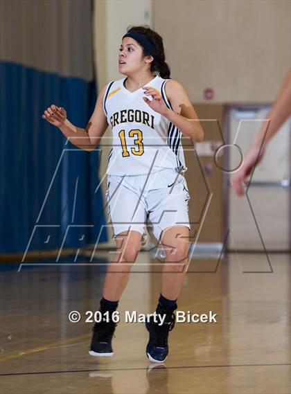 Thumbnail 1 in Gregori vs Beyer photogallery.