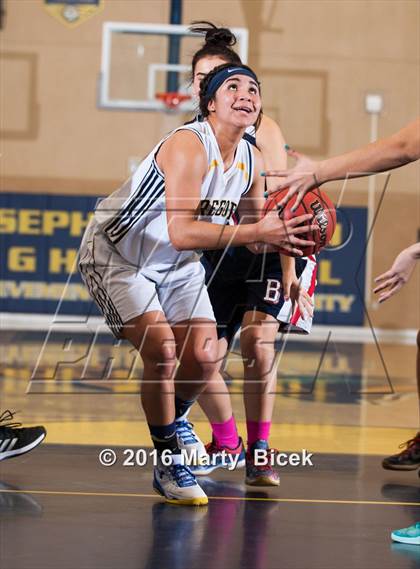 Thumbnail 2 in Gregori vs Beyer photogallery.