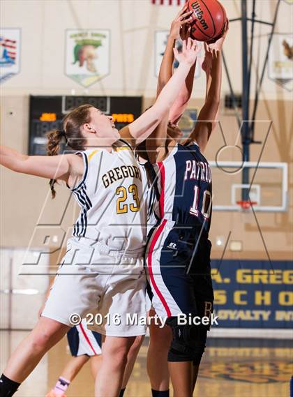 Thumbnail 3 in Gregori vs Beyer photogallery.
