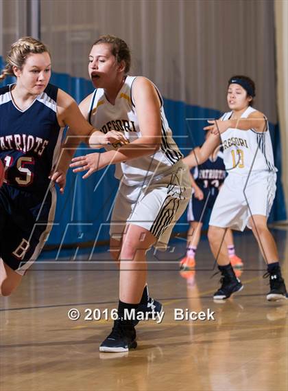 Thumbnail 2 in Gregori vs Beyer photogallery.